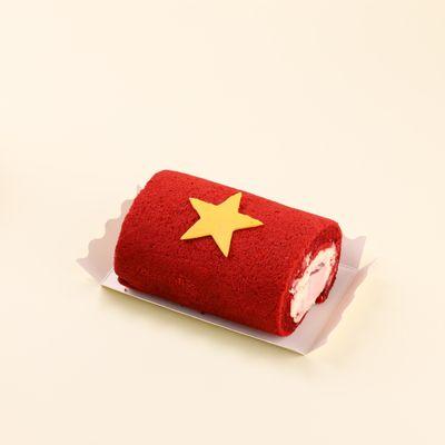 SCake banh-cuon-red-velvet-co-do-sao-vang