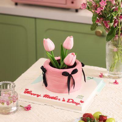 SCake banh-kem-chau-hoa-tulip-hop-mica