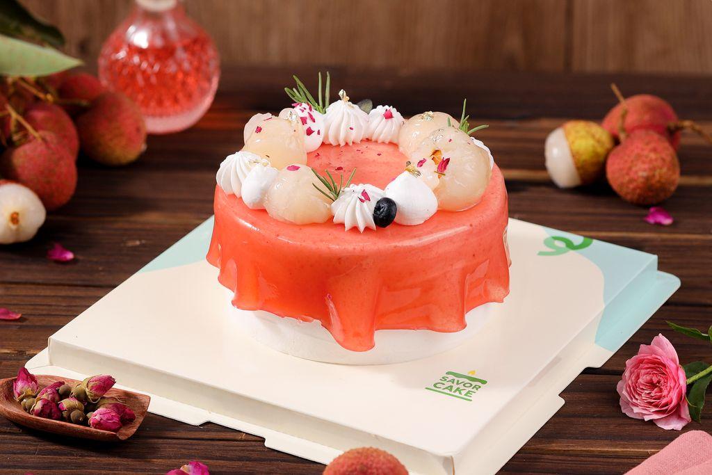 SCake banh-kem-vai-thach-trang-guong-hoa-hong-1