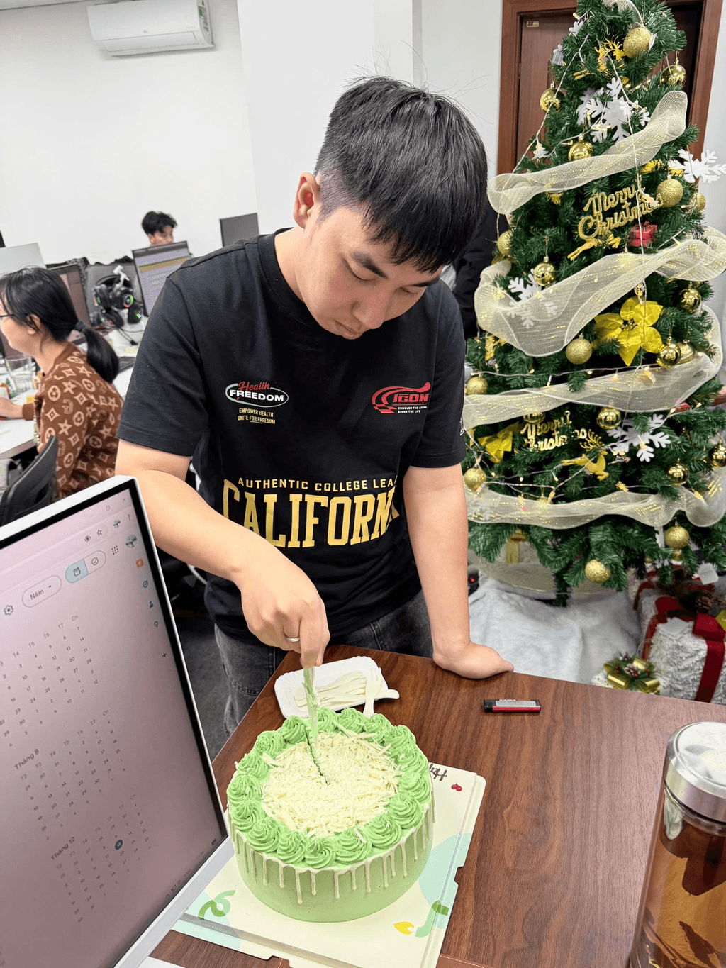 Ảnh feedback đơn 1578019 - Bánh kem Green Tea size vừa - 21x8cm