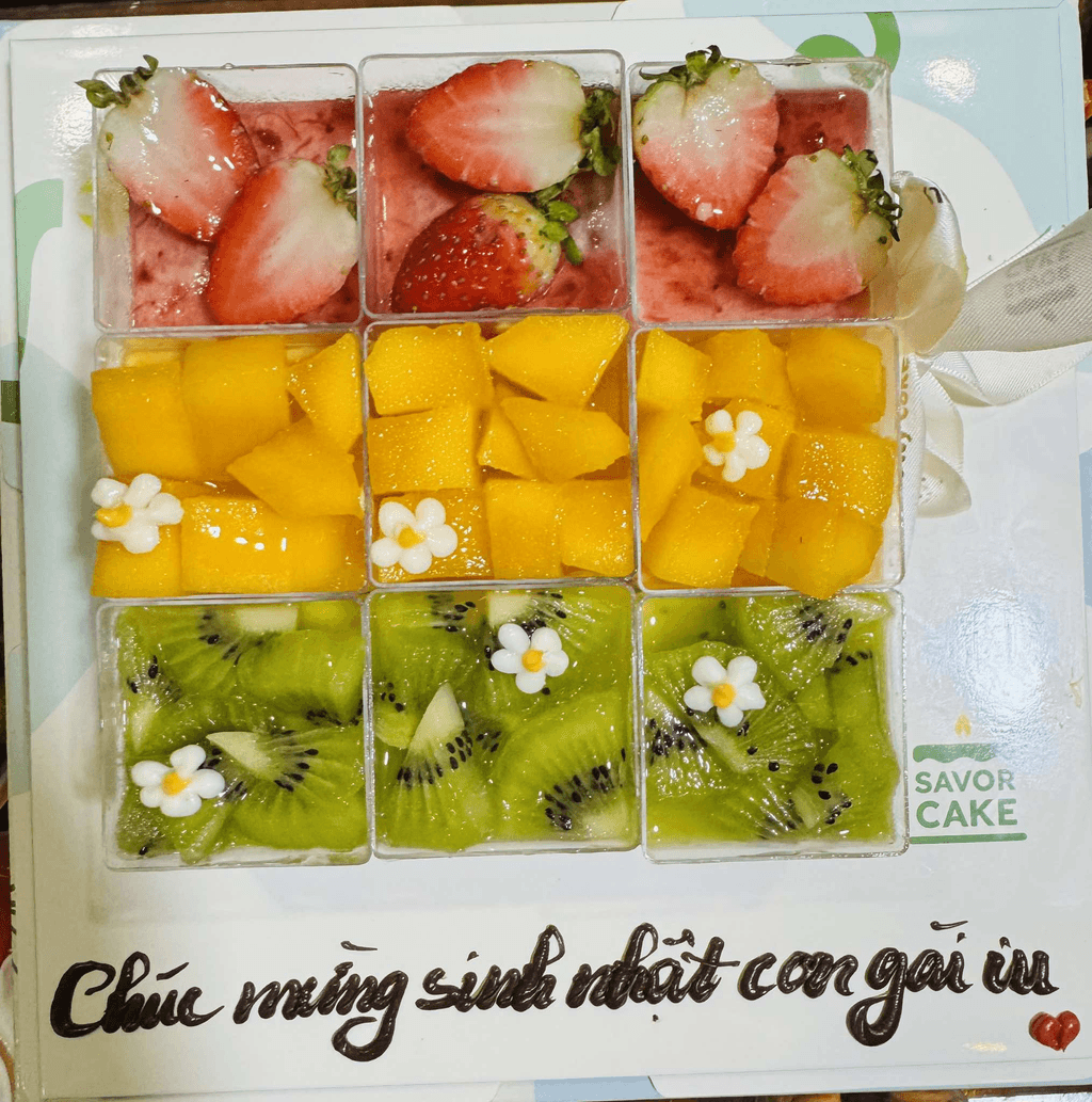 Ảnh feedback đơn 1575032 - Set mousse Fruit Symphony Set 9 (size mini) (3 dâu - 3 chanh leo xoài - 3 sữa chua kiwi)